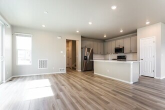 5130 Bittercress Rd in Brighton, CO - Foto de edificio - Building Photo