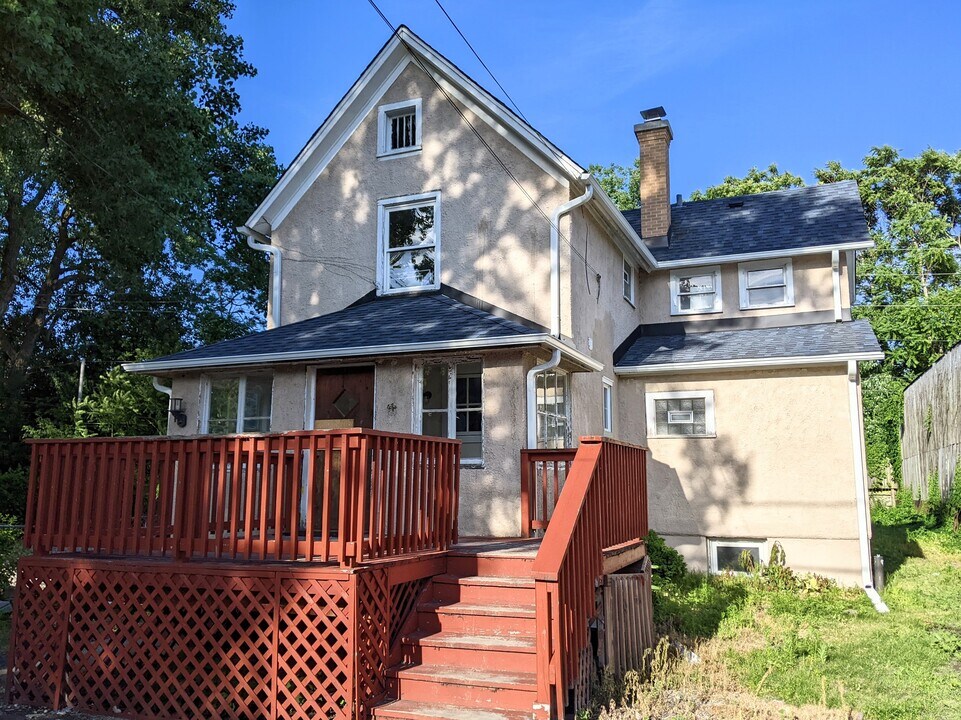 1025 Sherman Ave in Evanston, IL - Building Photo