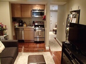 735 Somerville Ave in Somerville, MA - Foto de edificio - Building Photo