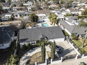 8813 Katherine Ave in Los Angeles, CA - Building Photo - Building Photo