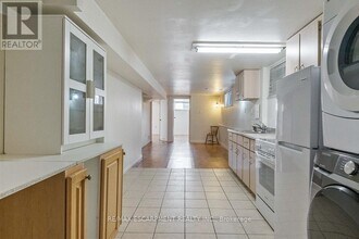 2012 Bonnymede Dr in Mississauga, ON - Building Photo - Building Photo