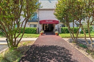 2425 Ashdale Dr in Austin, TX - Building Photo - Building Photo