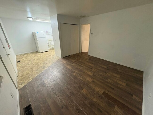 property at 2529 W Riverview Ave