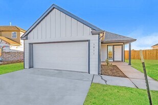 1911 Malus Way in El Reno, OK - Building Photo