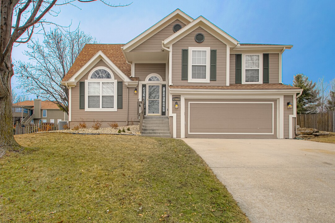 13480 Timber Park Dr in Platte City, MO - Building Photo