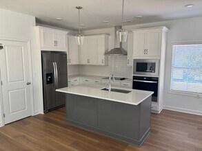 194 Summit Ave SE in Marietta, GA - Foto de edificio - Building Photo