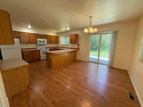3207 John Deere St in Bozeman, MT - Building Photo - Building Photo