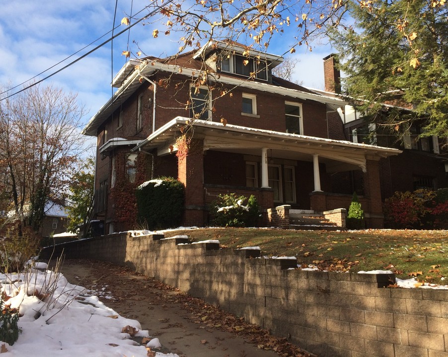 172 Oakdale Ave in Akron, OH - Foto de edificio