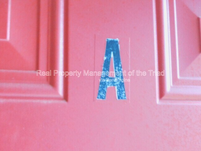 2405 E Florida St in Greensboro, NC - Building Photo - Building Photo