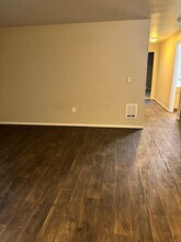 16924 SE Powell Blvd in Portland, OR - Building Photo - Building Photo