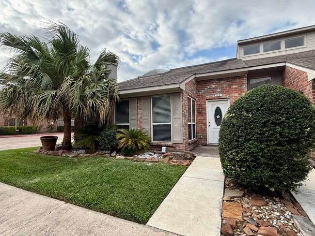 9353 Westwood Village Dr