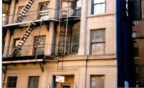 16 W 64th St in New York, NY - Building Photo