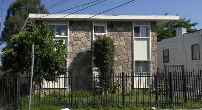 2369 Humboldt Ave in Oakland, CA - Building Photo - Building Photo