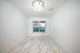 16770 Lakeview Ct in Weston, FL - Foto de edificio - Building Photo