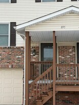 895 Delray Dr in St. Peters, MO - Building Photo