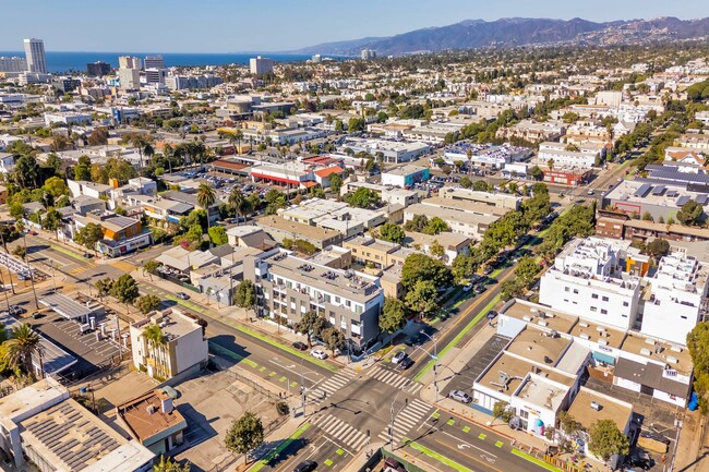 1438 14th St in Santa Monica, CA - Building Photo - Building Photo