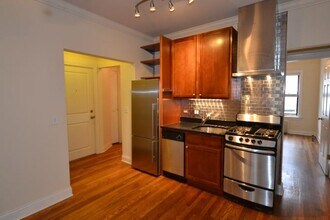 726 W Addison St, Unit 2Z in Chicago, IL - Building Photo - Building Photo