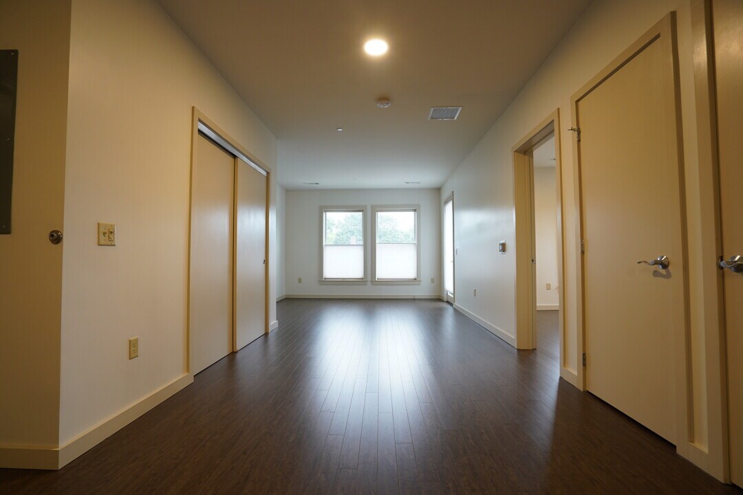 400 Langley Rd in Newton, MA - Building Photo