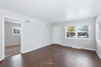 14631 Kimbark Ave in Dolton, IL - Building Photo - Building Photo