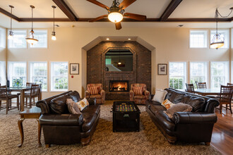 Breckenridge Apartments in Tumwater, WA - Building Photo - Interior Photo