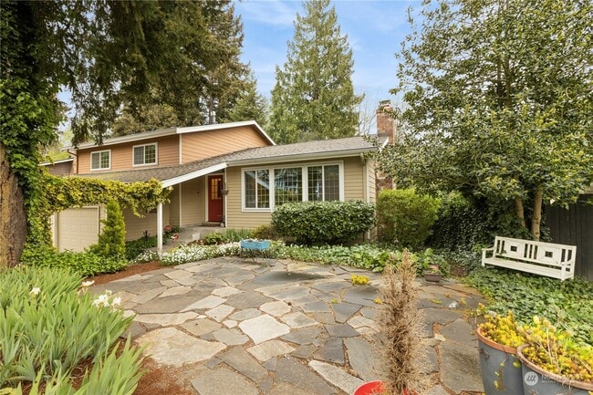14118 77th Ave NE in Kirkland, WA - Building Photo - Building Photo