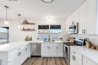 2529 E Commonwealth Cir in Chandler, AZ - Building Photo - Building Photo