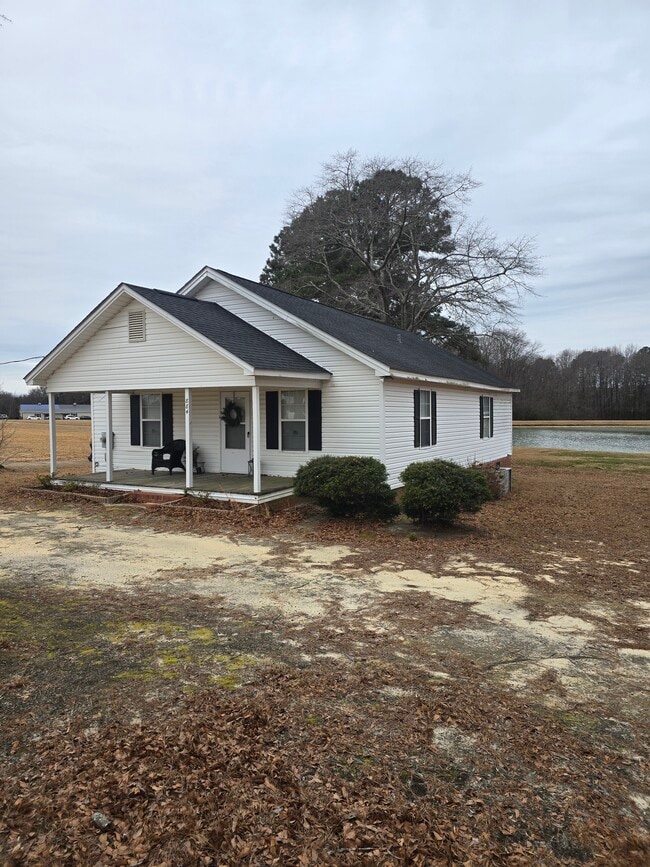 property at 884 Matthews Mill Pond Rd