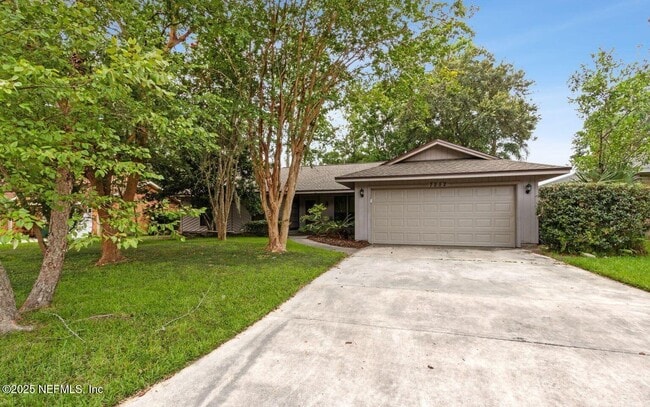 property at 7252 Holiday Hill Ct