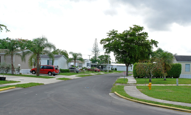 Country Lakes in Coconut Creek, FL - Foto de edificio - Building Photo