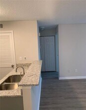 126 Granville Ct in Atlanta, GA - Building Photo - Building Photo