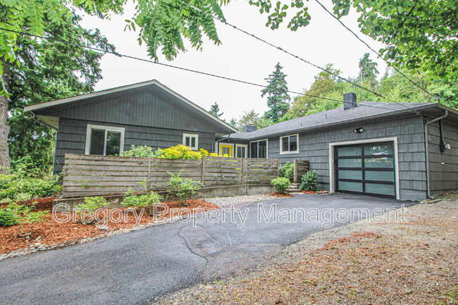 19547 53rd Ave NE in Lake Forest Park, WA - Building Photo - Building Photo