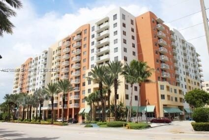 2775 NE 187th St, Unit 327 in Aventura, FL - Building Photo