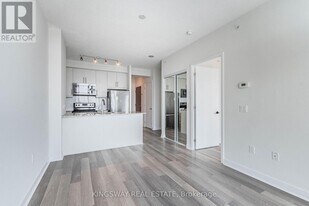 3975 Grand Park Dr in Mississauga, ON - Building Photo