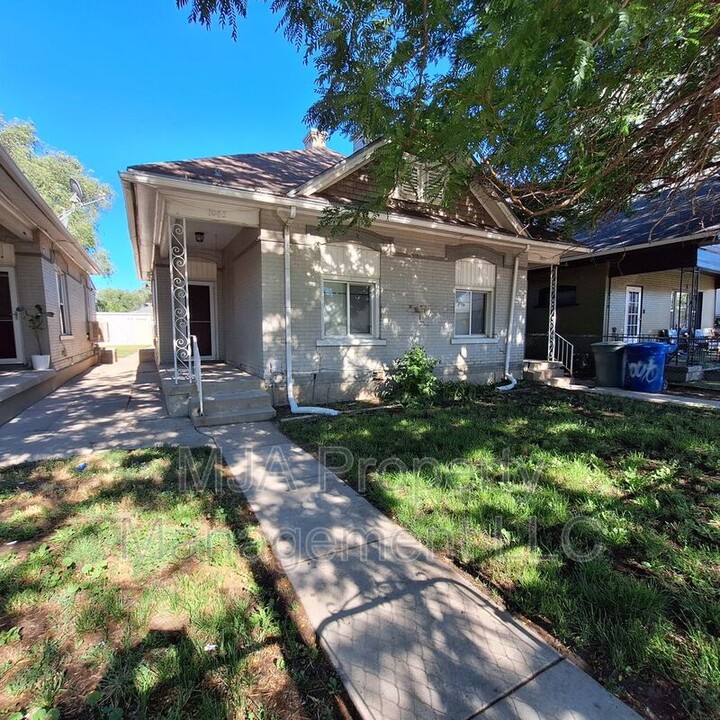 1043 S 200 W in Salt Lake City, UT - Building Photo