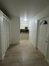 624 Mokena Dr in Miami Springs, FL - Building Photo - Building Photo