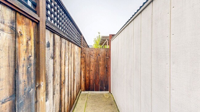 1145 Edwards St in St Helena, CA - Building Photo - Building Photo