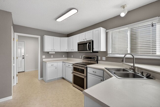 1233 Grand Canyon Dr in Wentzville, MO - Building Photo - Building Photo