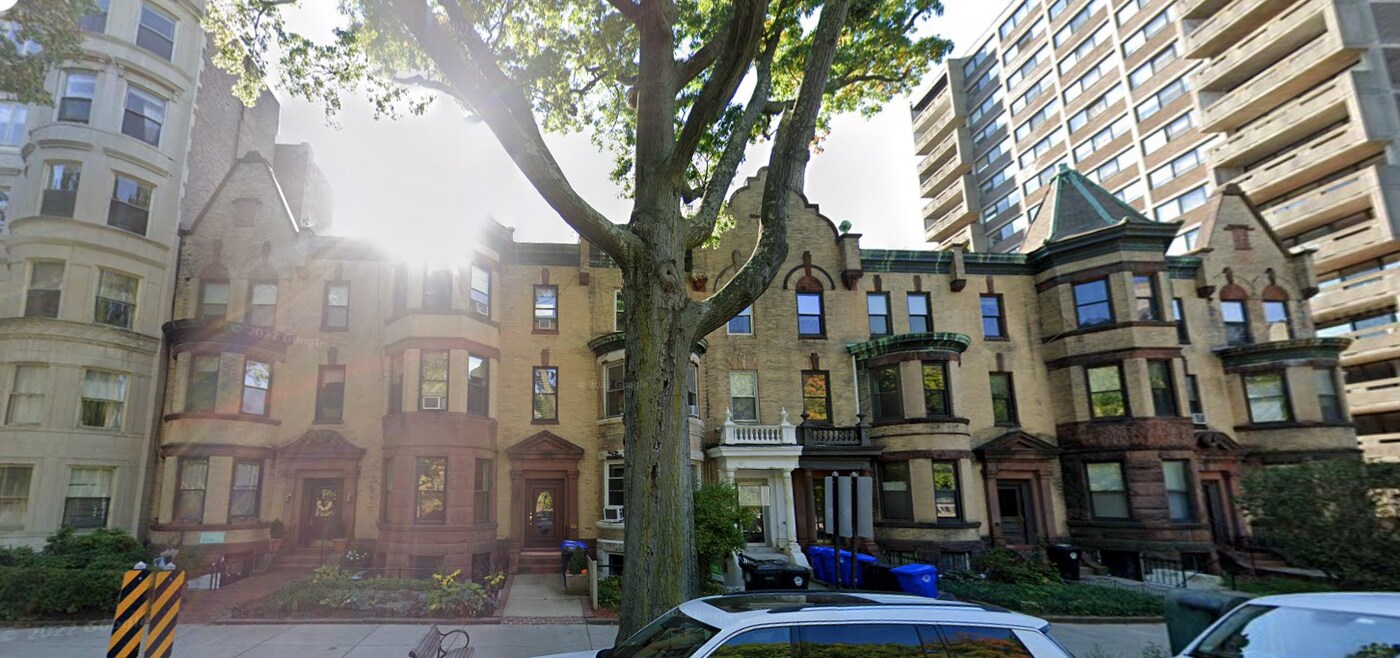 1489 Beacon St in Brookline, MA - Building Photo