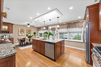 5S300 Tuthill Rd in Naperville, IL - Building Photo - Building Photo