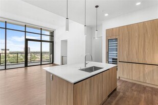 2311 Westheimer Rd in Houston, TX - Building Photo