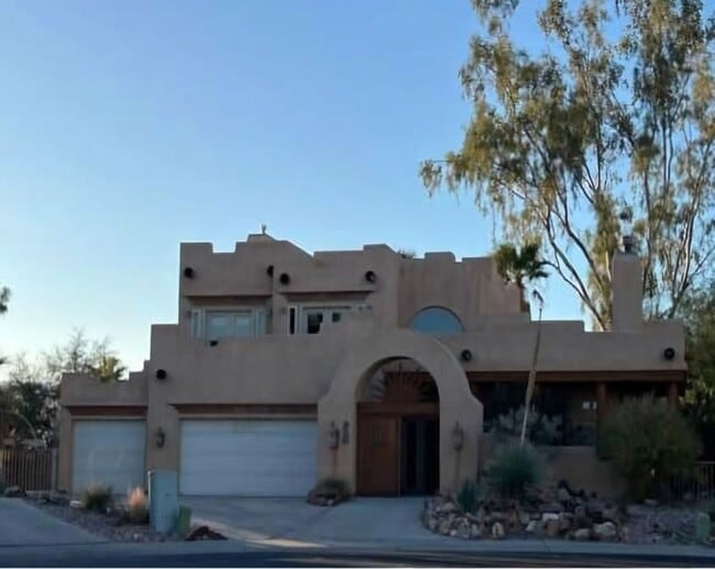 property at 920 Vista Del Sol Ct