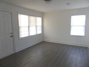 206 Sunstede Rd in Warner Robins, GA - Foto de edificio - Building Photo