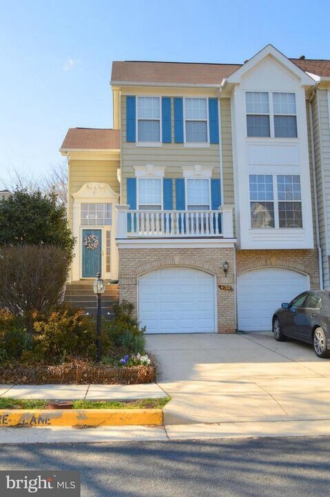 46704 Manchester Terrace in Sterling, VA - Building Photo