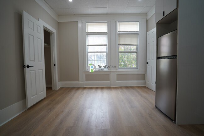 142 Dorchester St in Boston, MA - Building Photo - Building Photo