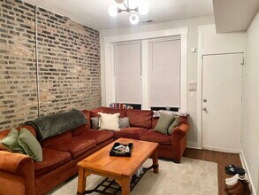 1420 N Talman Ave, Unit 3 in Chicago, IL - Building Photo - Building Photo