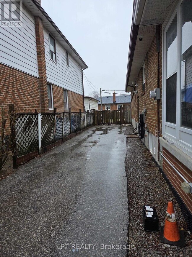 478 Brimley Rd in Toronto, ON - Building Photo - Building Photo