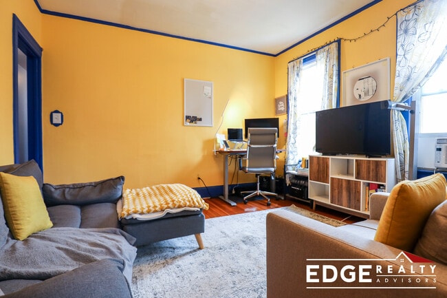 35 Palmer St, Unit L in Waltham, MA - Foto de edificio - Building Photo