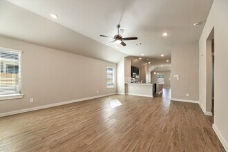 672 Roaring Fls Dr in Willis, TX - Building Photo - Building Photo