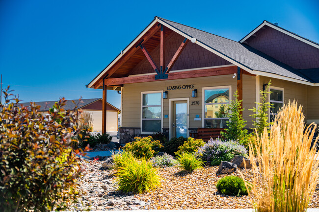 The Reserve @ Metolius in Redmond, OR - Foto de edificio - Building Photo