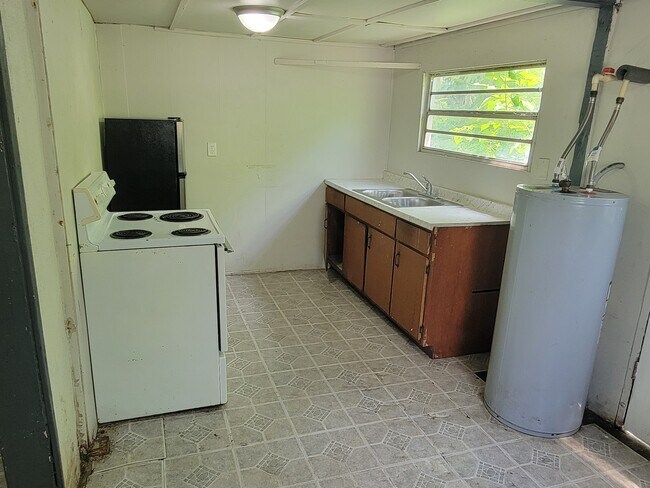 14052 Railroad Ave in Dade City, FL - Building Photo - Building Photo